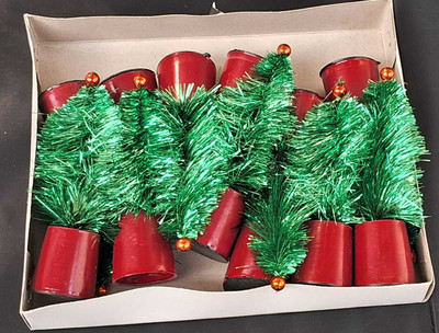 VE AND YOU Spruce 9 cm (0.3 ft) Artificial Christmas Tree(Green)