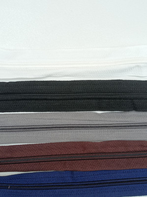 Togline ZIP NO. 5 ,5 MTR MULTICOLOR ZIP AND 10 STAINLESS STEEL RUNNER Multicolor, Steel Nylon Two Way Open-ended Zipper