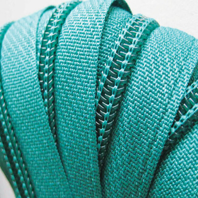 Togline ZIP NO. 5 ,20 MTR LIGHT SEA GREEN COLOR ZIP AND 10 SUN STAINLESS STEEL RUNNER Green, Steel Nylon Two Way Open-ended Zipper