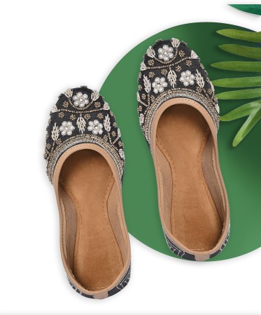 Ethnic footwear for 2025 womens flipkart