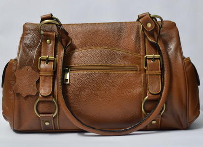 leather shoulder bag with pockets