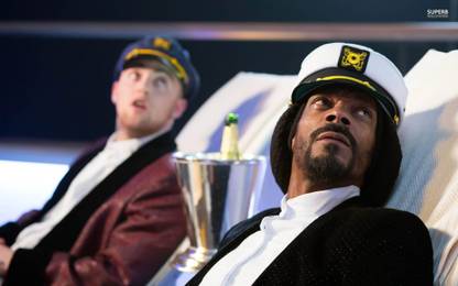 Akhuratha Chris Elliott Snoop Dogg Scary Movie Wall Poster Paper Print Movies Posters In India Buy Art Film Design Movie Music Nature And Educational Paintings Wallpapers At Flipkart Com Jody and kendra find the necronomicon. akhuratha chris elliott snoop dogg
