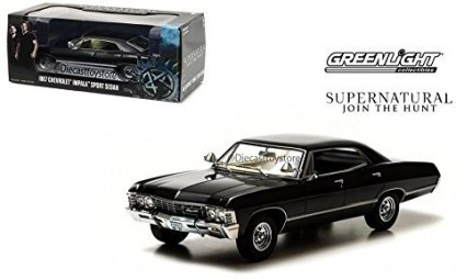 DIECAST 1:64 Hollywood 1967 Chevrolet Impala Sport Sedan with SAM & Dean Figures 51206 by Greenlight Supernatural 