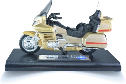 Honda Gold Wing in Light Gold Colour  New in Box 1-18 scale motorbike 