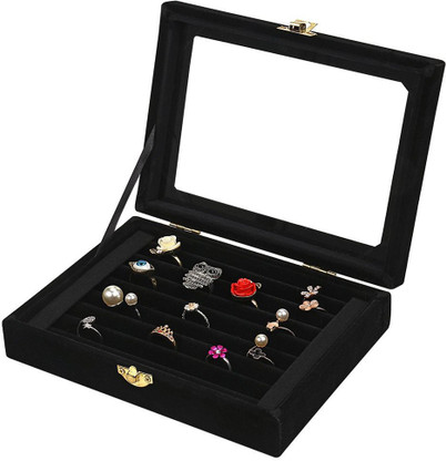 ring box in store