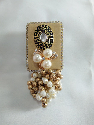 Saree Brooch at Best Price in Mumbai, Maharashtra | Rahul Plastics