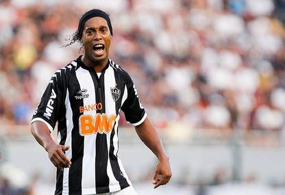 Smoky Design Football Legend Player Ronaldinho Wallpaper Paper Poster Price In India Buy Smoky Design Football Legend Player Ronaldinho Wallpaper Paper Poster Online At Flipkart Com