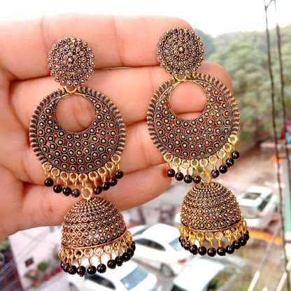 4 Types of Earrings to Wear with Evening Wear Dresses Styletips  Melorra