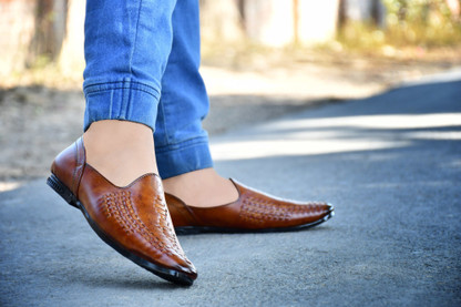 Juttis \u0026 Mojaris Nagra Shoes For Men