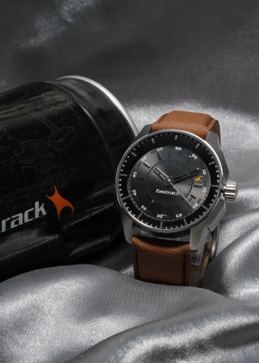 fastrack watch 3166km01