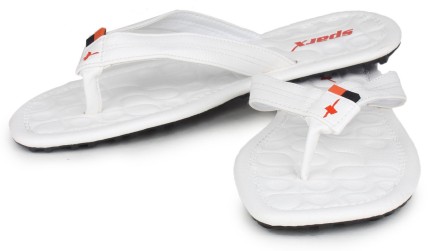 sparx chappal white