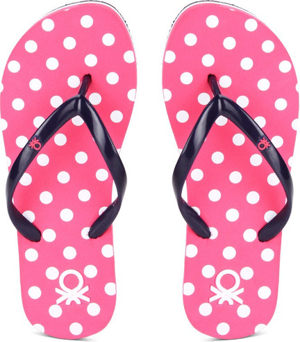 ucb flip flops black