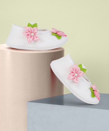 Baby girl discount footwear online india