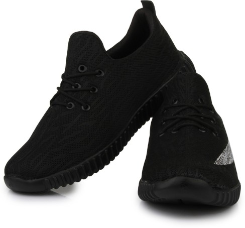 boys black gym shoes