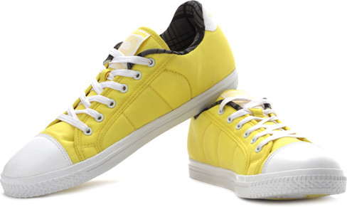 flipkart reebok canvas shoes