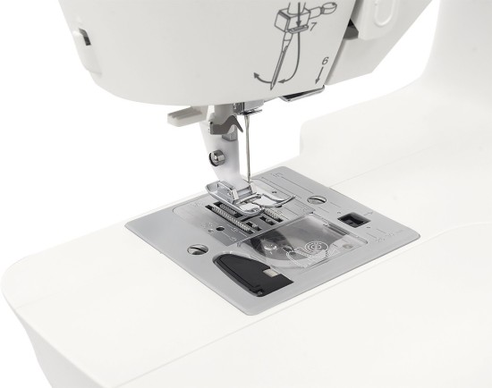 White Singer 3333 Fashion Mate Sewing Machine