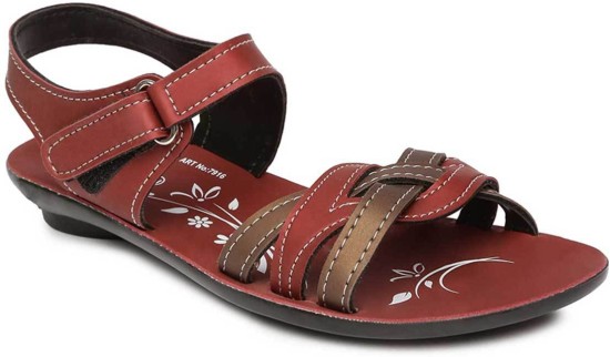 paragon leather chappal