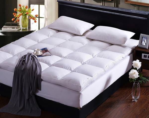 AVI Mattress Topper Standard Size Breathable, Stretchable Mattress Cover