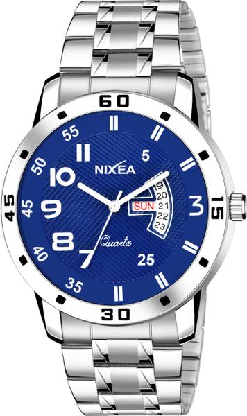 Analog watch with discount date and day display