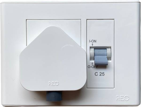 REO Modular Ac MCB Box Protected Socket PVC Plastic Base 3-Model Powered by Havells (White) Modular Ac MCB Box Protected Socket PVC Plastic Base 3-Mod...