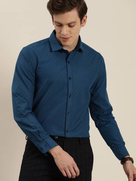 INVICTUS Men Checkered Casual Dark Blue Shirt
