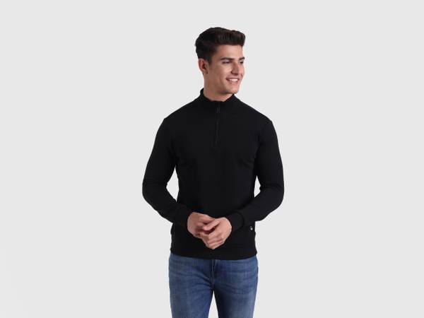 United Colors of Benetton Solid Men Mandarin Collar Black T-Shirt