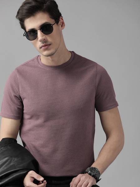 Roadster Self Design Men Round Neck Pink T-Shirt