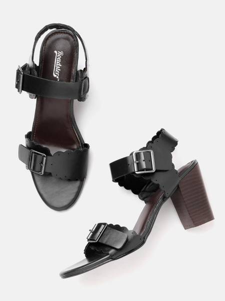 Roadster discount black sandals