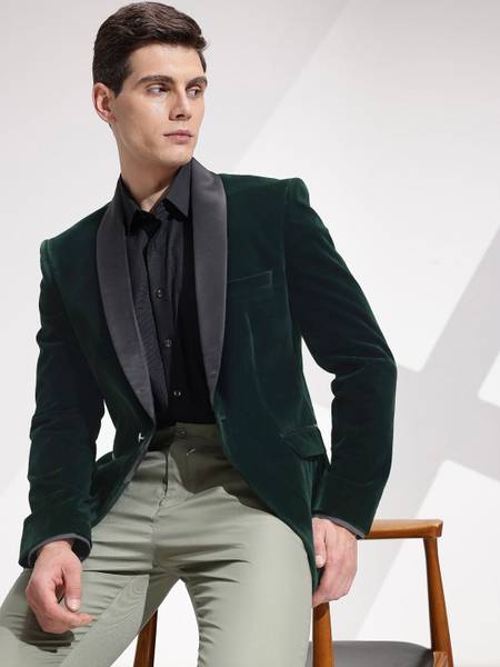 INVICTUS Solid Tuxedo Style Formal Men Blazer