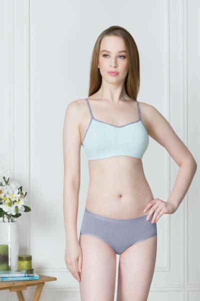 VAN HEUSEN Seamless Cups And Non Padded 16 Hours Of Comfort Women Full  Coverage Lightly Padded Bra - Price History