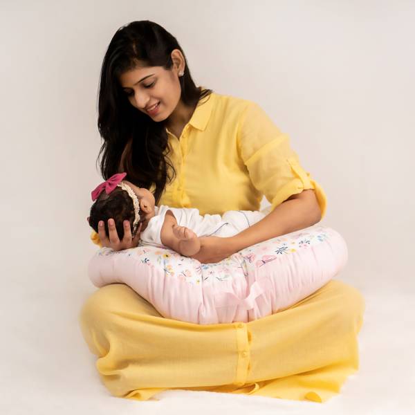 haus & kinder MOM Breastfeeding Pillow