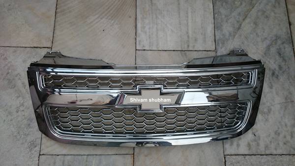 shivam shubham GRILL TAVERA T-3 FULL CHROME Car Grill Cover