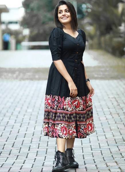 panthi Women Fit and Flare Black Midi/Calf Length Dress