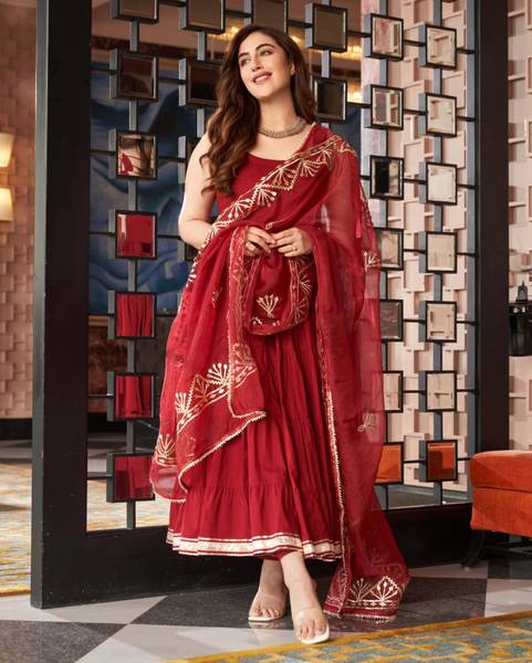Vastranikhar Women Kurta Palazzo Dupatta Set