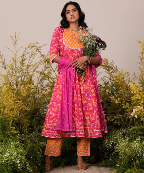 LIBAS Women Kurta Pant Dupatta Set