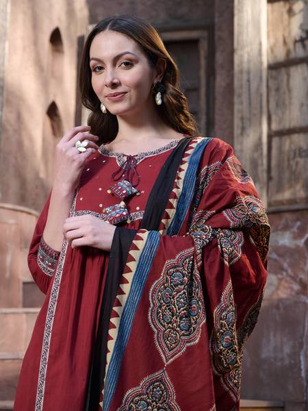 Stylum Women Kurta Pant Dupatta Set