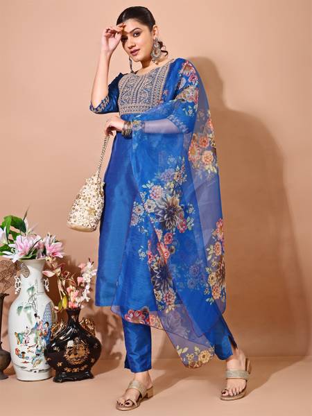 AYUKTA INTERNATIONAL Women Kurti Pant Dupatta Set