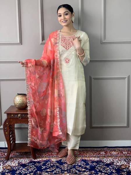PILUDI HOUSE Women Kurti Pant Attached Dupatta Set