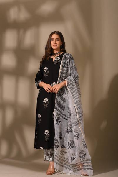 Divastri Women Kurta Pant Dupatta Set