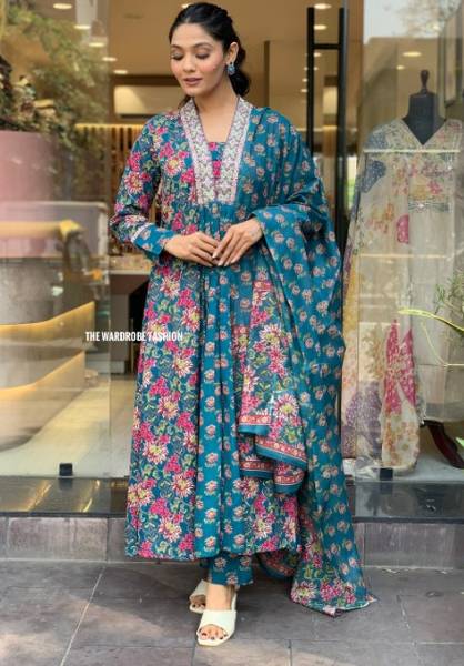 JN LOFTY Women Kurti Pant Dupatta Set