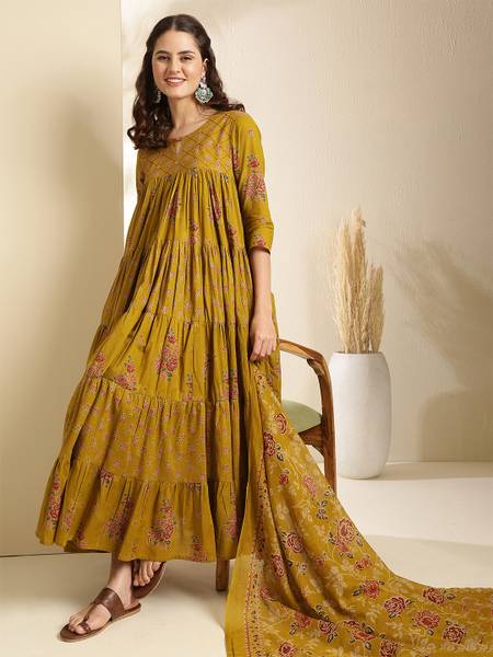KIMAYRA Women Kurta Pant Attached Dupatta Set