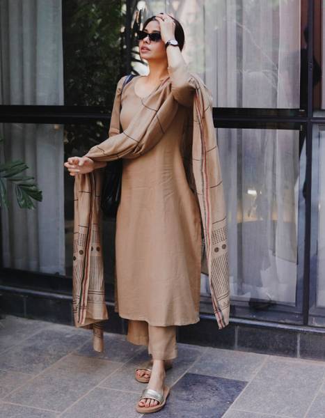 Gosriki Women Kurta Pant Dupatta Set