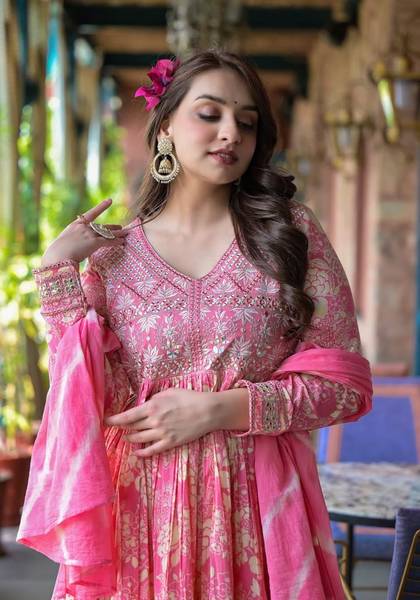 Varanga Women Kurta Pant Dupatta Set