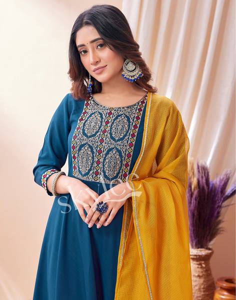 Skylee Women Kurta Sharara Dupatta Set