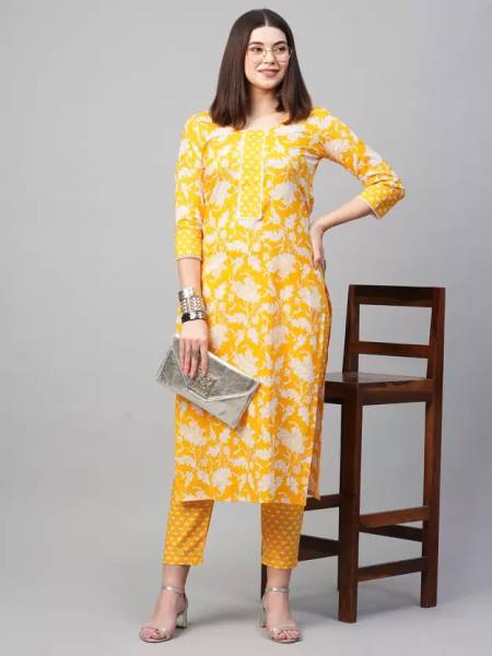 Doongari Wala Women Kurta Set