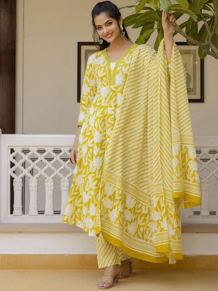 PARTHVI Women Kurta Pant Dupatta Set