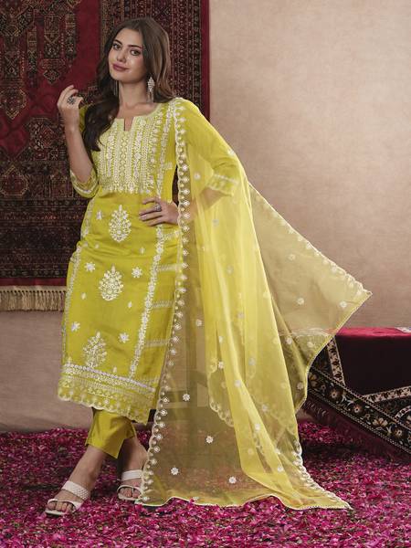 Gosriki Women Kurta Pant Dupatta Set