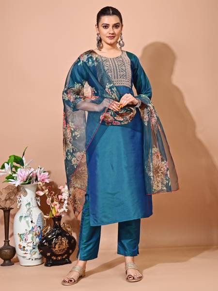 AYUKTA INTERNATIONAL Women Kurti Pant Dupatta Set