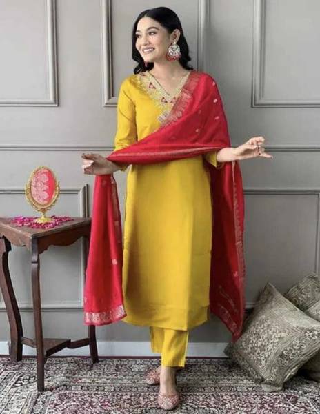 ANJIKI Women Kurti Pant Dupatta Set