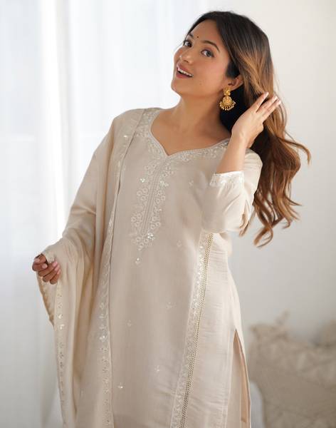 Skylee Women Kurta Pant Dupatta Set